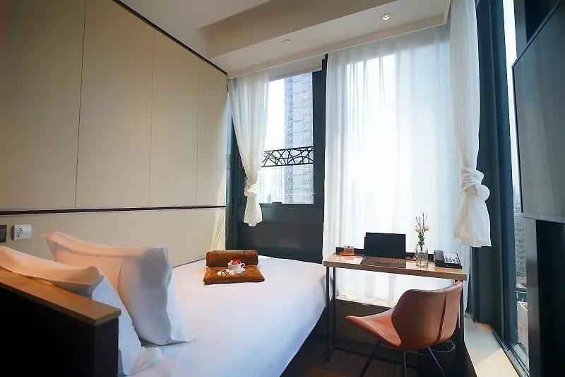 E Hotel Hongkong 3*,